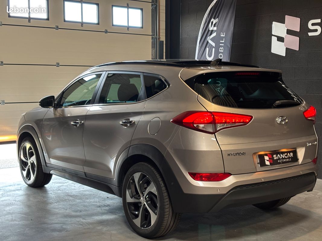 Hyundai Tucson 1.7 crdi 141 Executive / Toit ouvrant / Caméra de recul / Sièges chauffants-ventilés électriques / Volant chauffant / Hayon électrique (image 15)