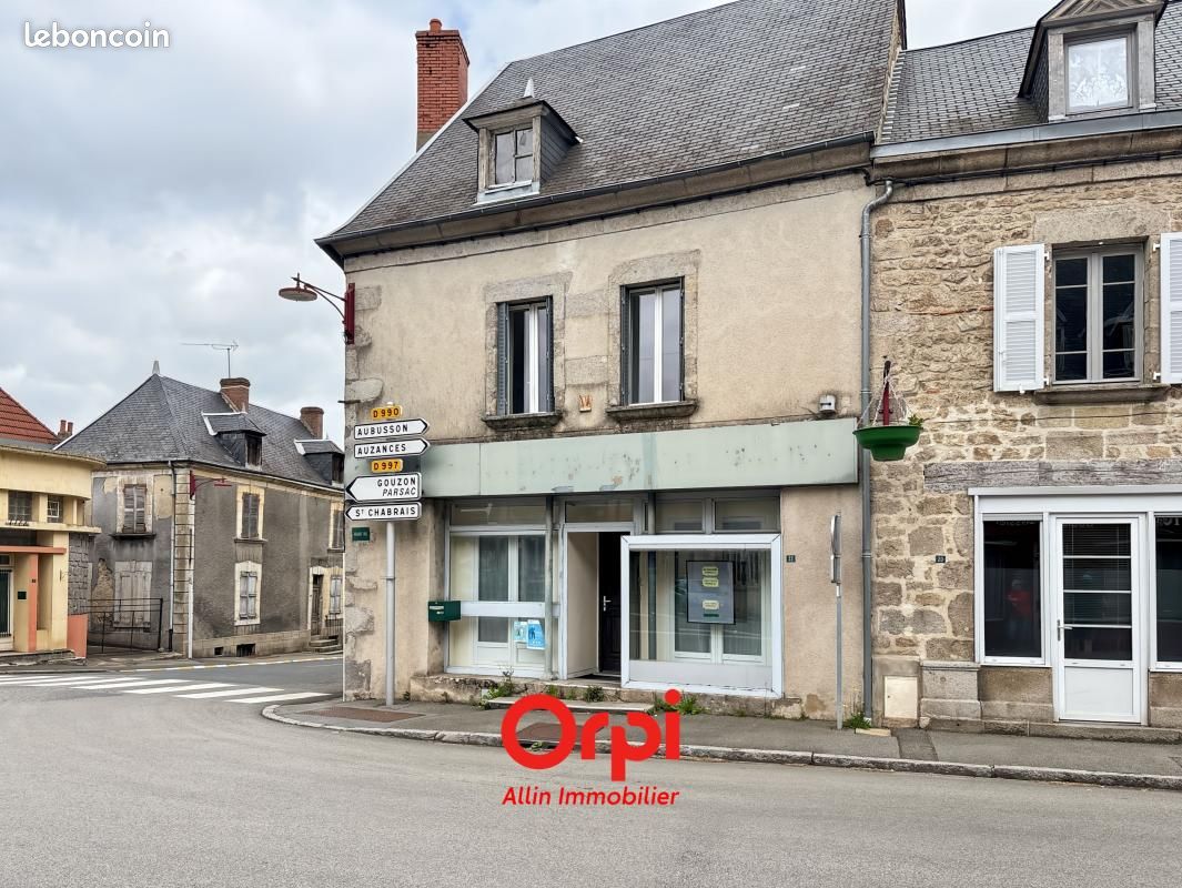Immeuble 2 pièces 77 m² · à Chénérailles · 77 m² · 71 000 €