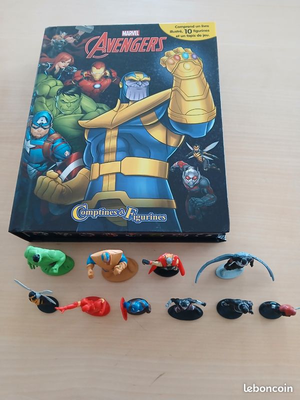 Livre et figurines Marvel (image 1)