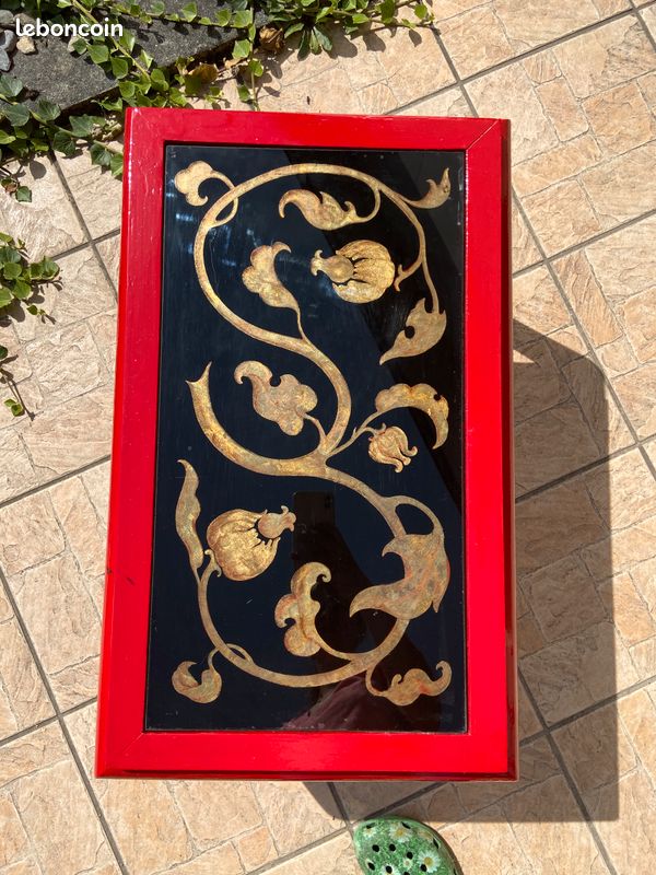 Table basse laquée d’inspiration chinoise (image 1)