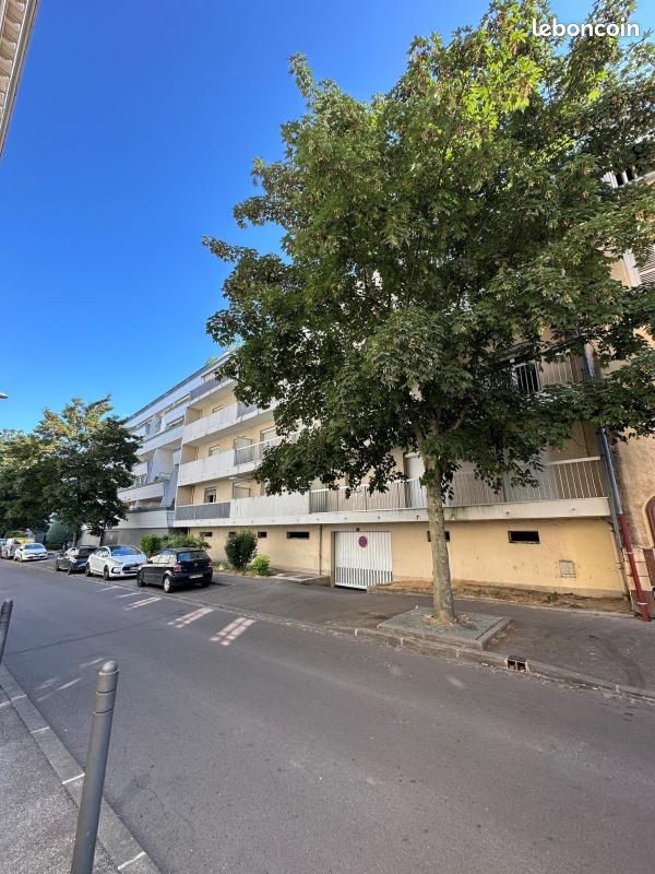 Appartement 4 pièces 120 m² · à Troyes · 120 m² · 866 €