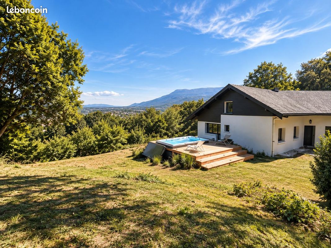 Maison 11 pièces 300 m² · à Vétraz-Monthoux · 300 m² · 845 000 €