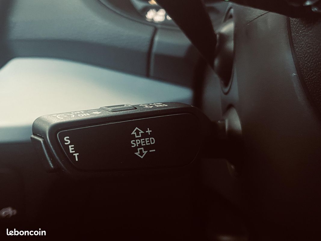 AUDI Q2 35 TFSI 150 S tronic 7 S line (image 20)