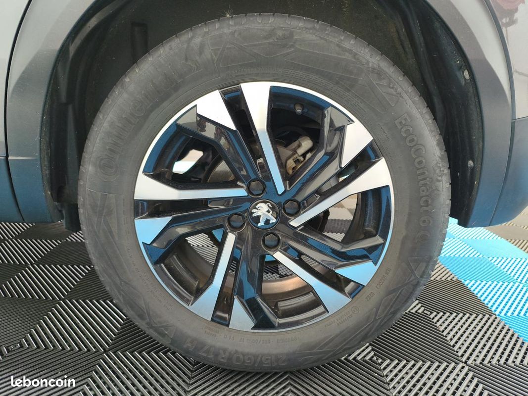PEUGEOT 2008 1.2i ESSENCE 12V S&S 100 CV Allure Pack / KEYLESS / SUIVIE COMPLET / GPS / CAMERA RECUL / GARANTIE (image 23)