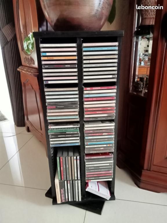 Lot CD avec meuble (image 2)