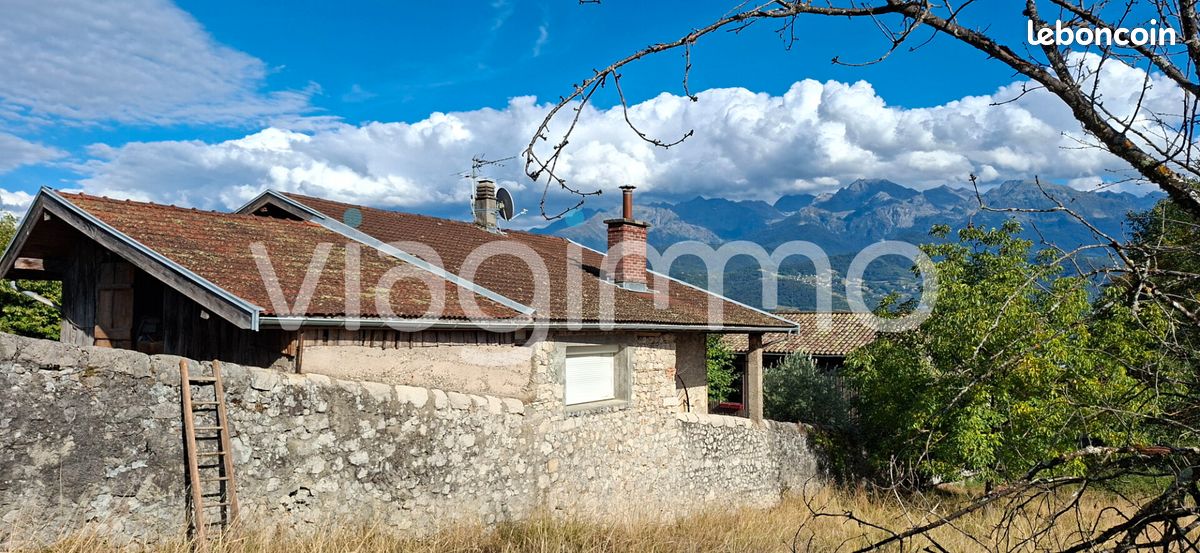 Maison 5 pièces 128 m² · à Biviers · 128 m² · 76 730 €