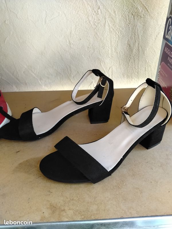 Vend LA paire de chaussure à 5 (image 2)