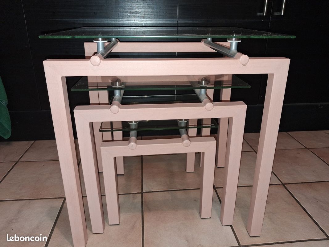 Table basse et 3 tabourets en verre (image 12)