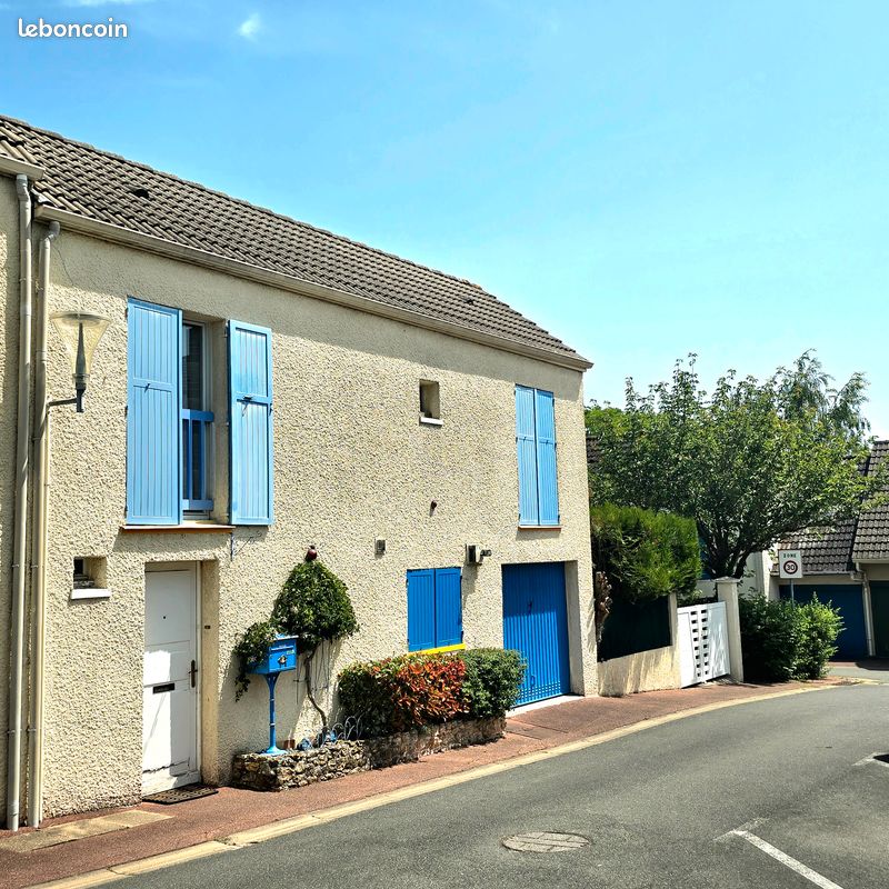 Maison 5 pièces 100 m² · à Breuillet · 100 m² · 349 000 €