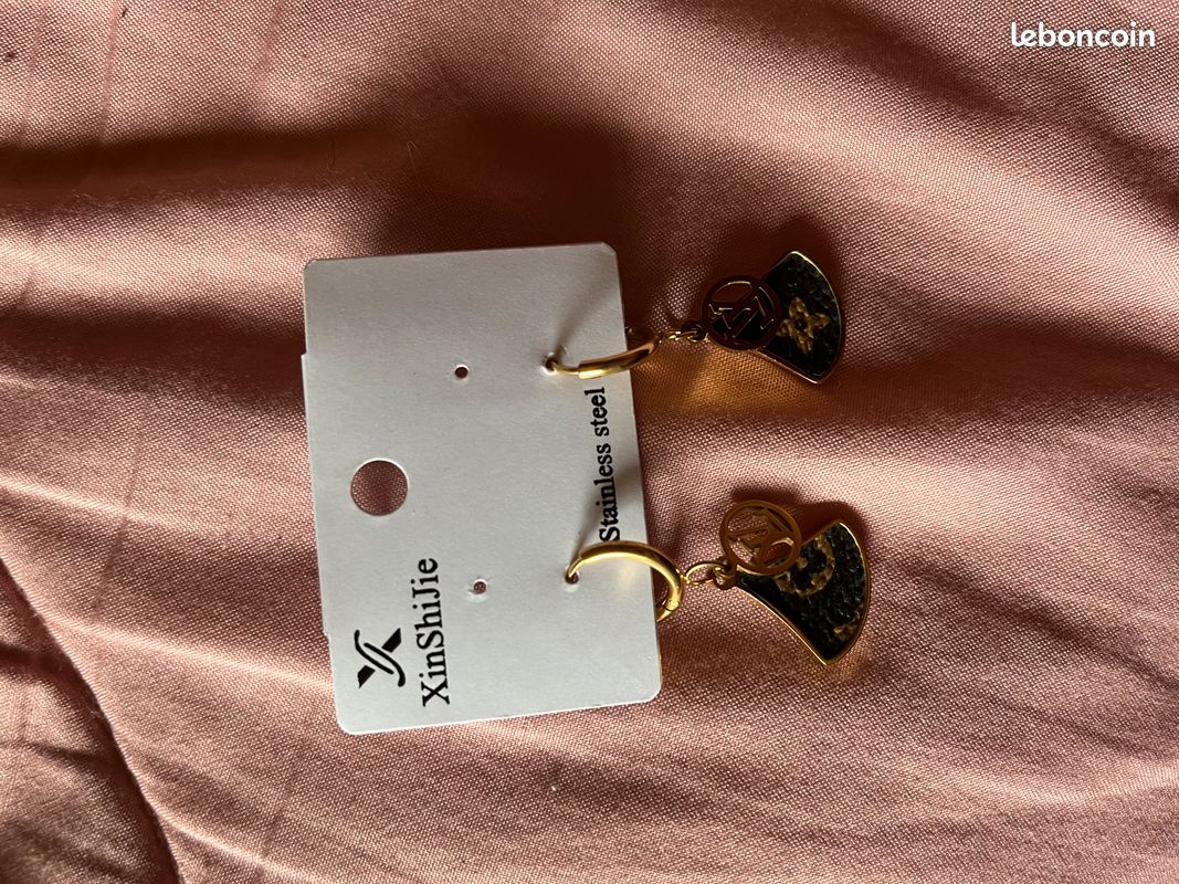 Boucle d oreille (image 1)