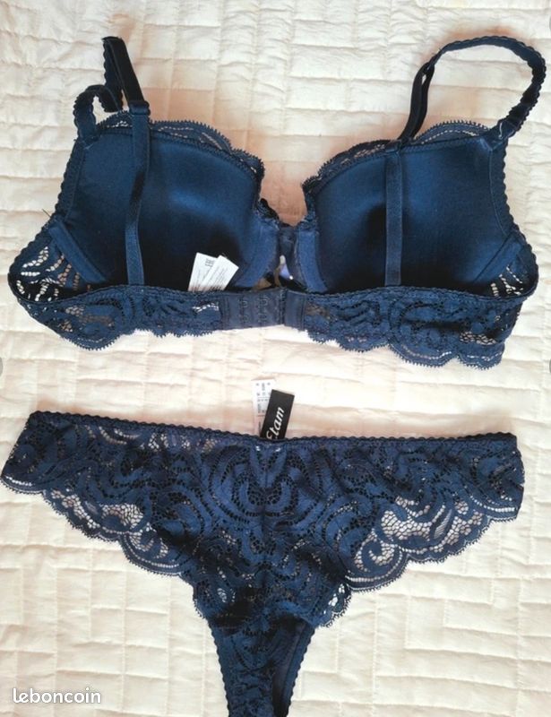 💙 Etam - Ensemble de lingerie dentelle chic bleu marine avec noeuds en satin Soutien gorge 85C / culotte 36/38 Neufs (image 9)
