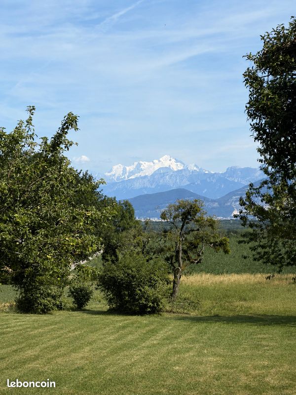 Terrain a batir · à Crozet · 360 000 €