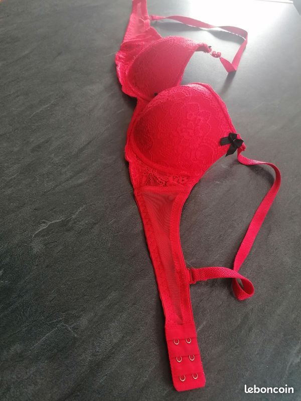 Soutien gorge rouge taille 90B (image 3)
