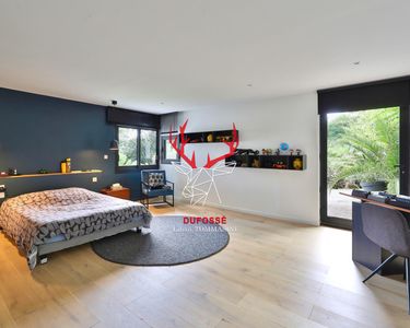 Maison 1 890 000 € - 305 m²