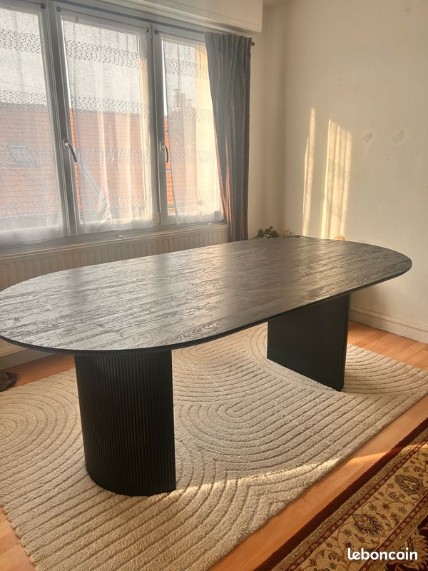 Table (image 1)