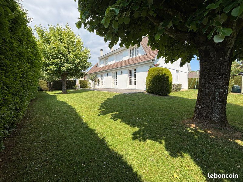 Maison 8 pièces 192 m² · à Arçonnay · 192 m² · 221 000 €