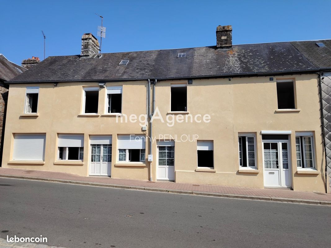 Maison 8 pièces 164 m² · à Barenton · 164 m² · 78 000 €