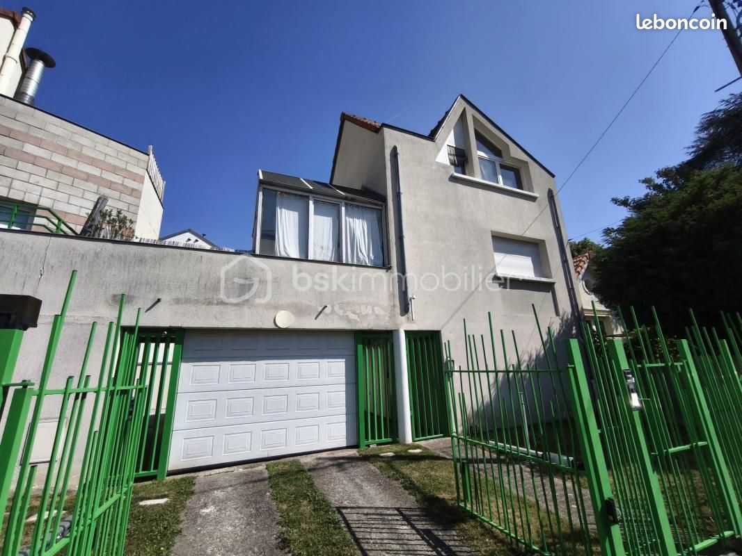 Immeuble 16 pièces 485 m² · à Villeparisis · 485 m² · 1 250 000 €