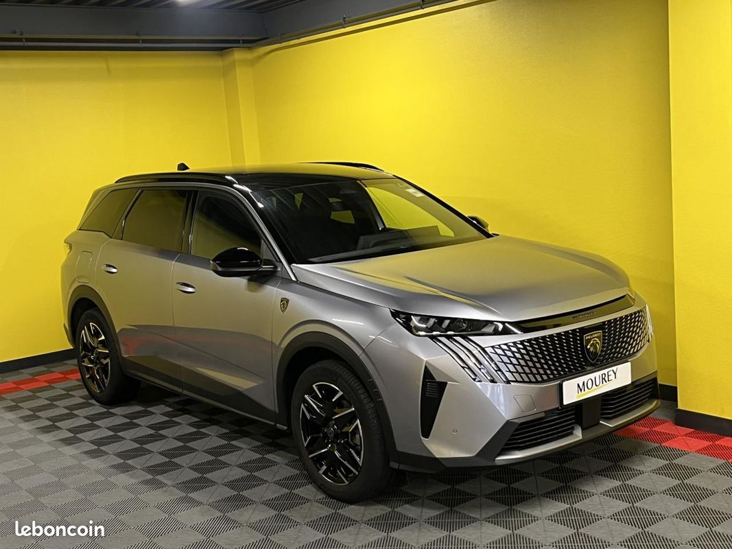 PEUGEOT 5008 1.2i Hybrid -145CV - BV e-DCS6 III GT (image 8)