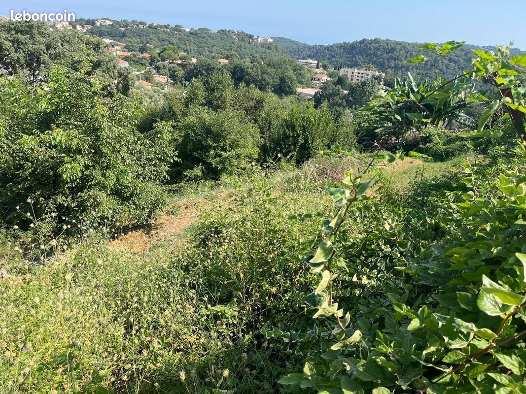 Terrain 916 m² · à Vero · 916 m² · 165 000 €