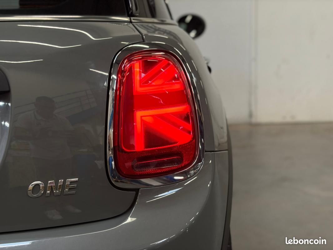 Mini Cooper 5 Portes One 102 ch BVA7 Finition Salt (image 9)