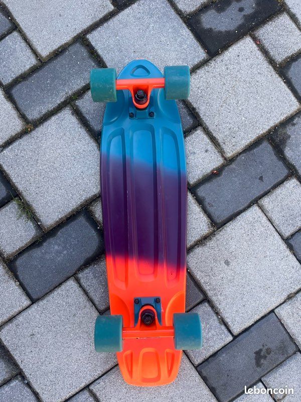 Skateboard (image 3)