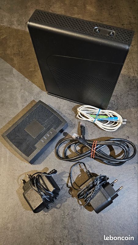 SFR box (modem Wi-Fi + boîtier fibre) (image 2)