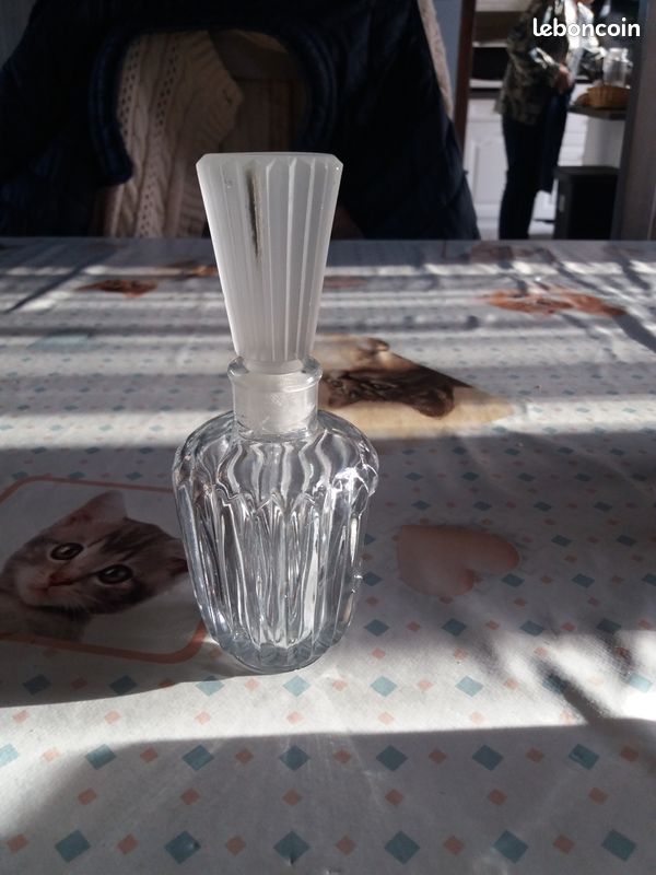 Flacon parfum (image 1)