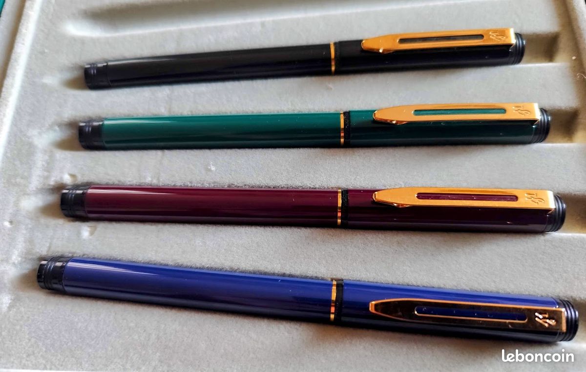 Stylo Plume Waterman Forum - Acier Godron Argenté, Plume Plaquée Or - Neuf Avec étiquettes, Pour Collection