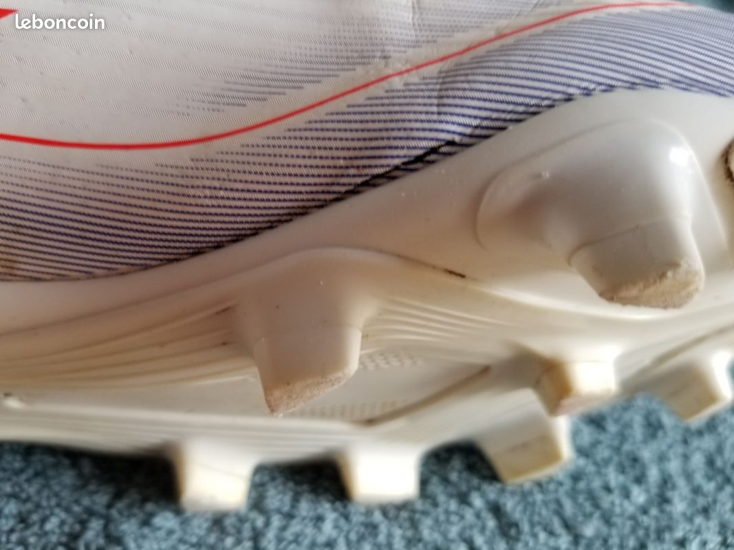 ⚽️ 38,5 Chaussures de foot moulées F50 Club FXG Blanc 📬
Ta
123456789 (image 7)