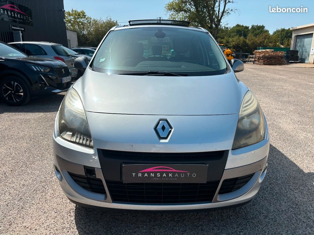 RENAULT SCENIC III dCi 130 FAP Energy eco2 15th - 4 PNEUS NEUFS - MOTEUR À CHAINE - TOIT OUVRANT (image 8)