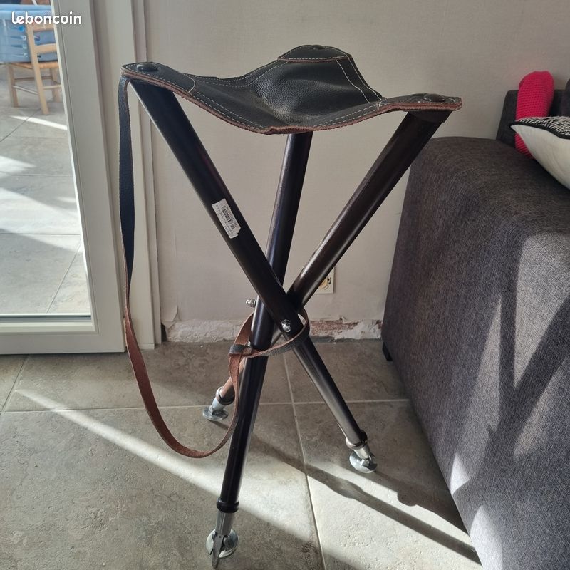 Tabouret Trépied (image 1)