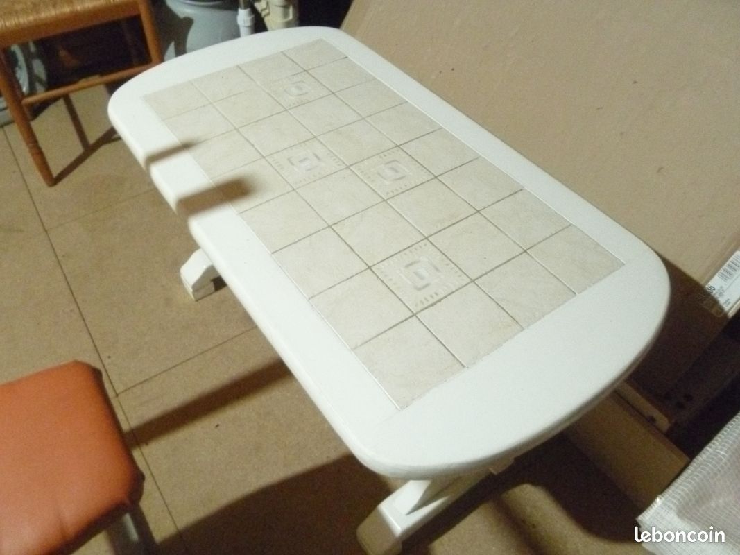 Table (image 1)