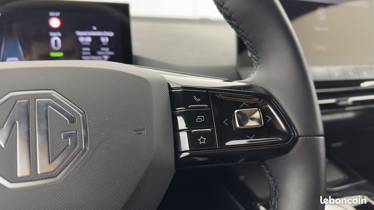 MG MG4 Electric 51kWh - 150 kW 2WD LUXURY (image 17)