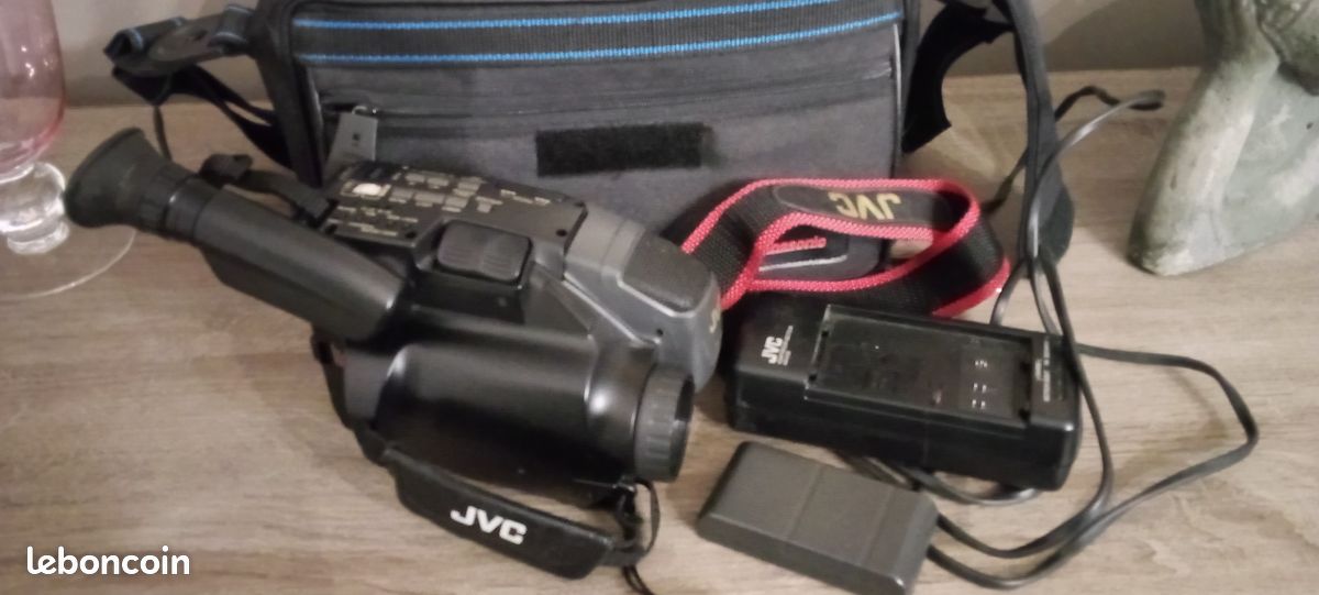 Camescope jvc pour piece s'allume mais fonctionne pas (image 1)