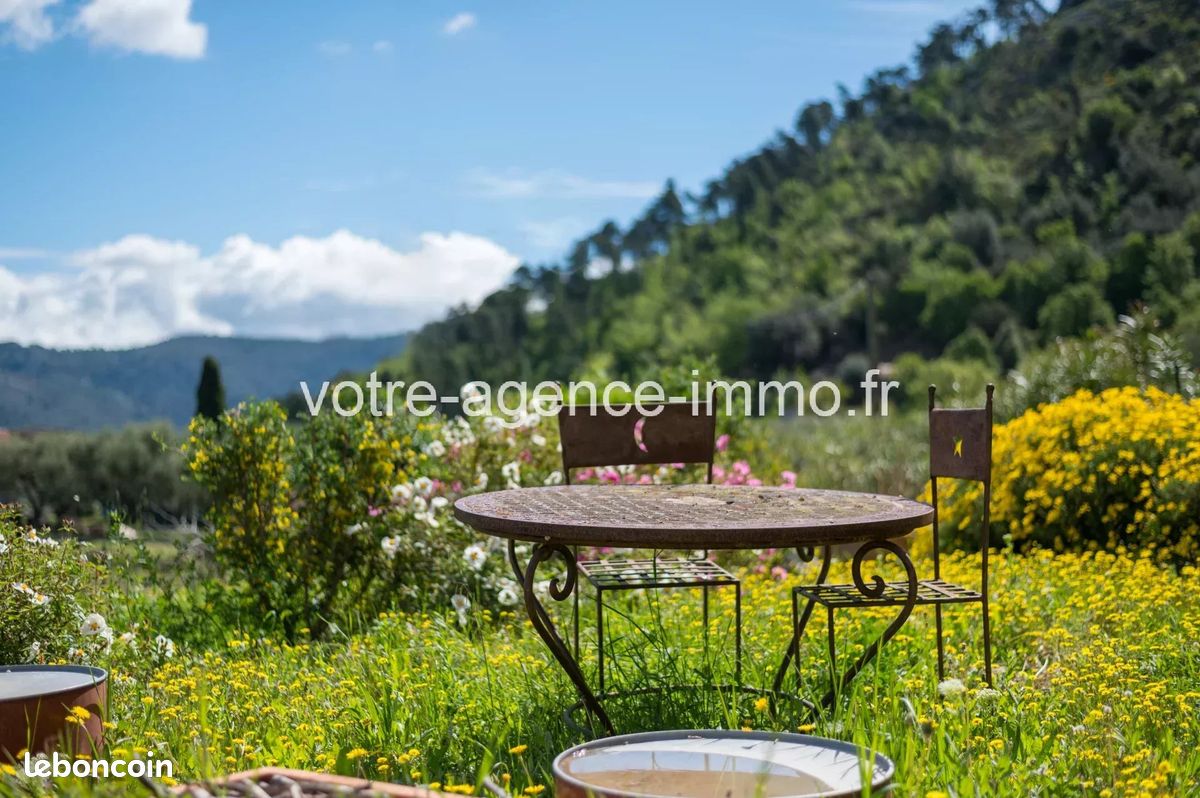 Maison 5 pièces 170 m² · à Aspremont · 170 m² · 550 000 €