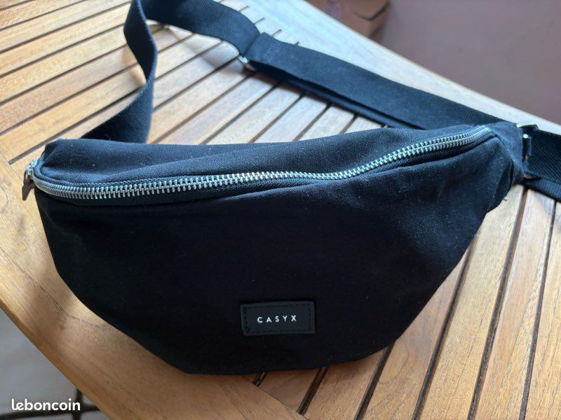 Sac banane CASYX noir (image 1)