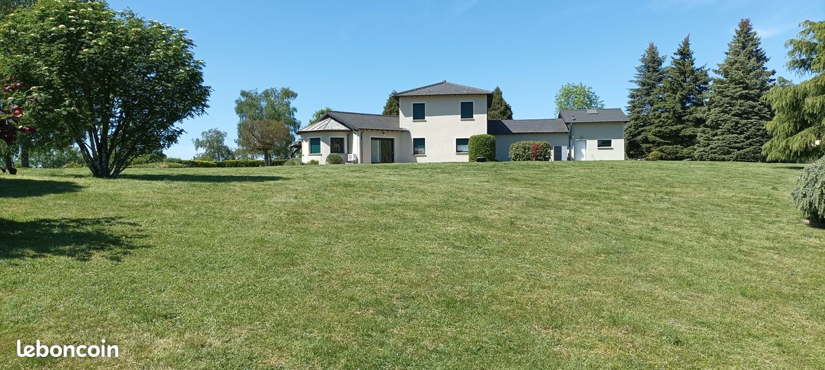 Maison 6 pièces 150 m² · à Saint-Germain-la-Montagne · 150 m² · 370 000 €