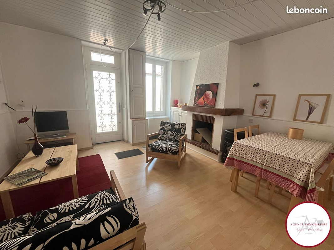 Maison 2 pièces 48 m² · à Saint-Amand-Montrond · 48 m² · 59 000 €