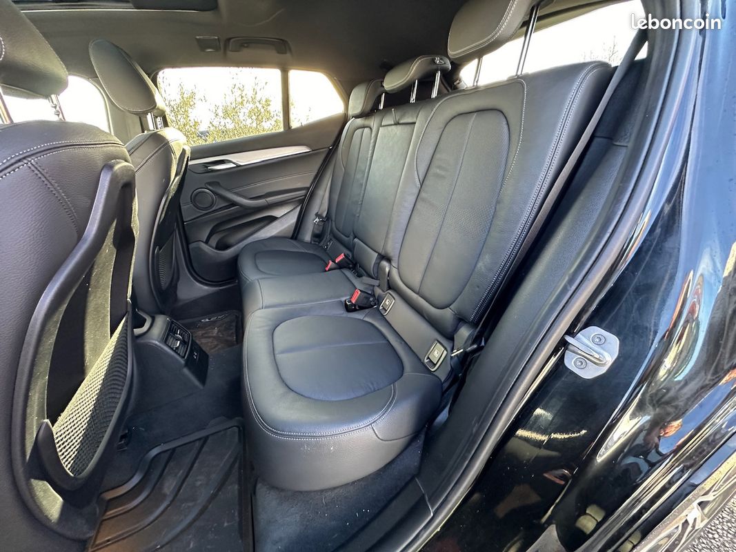BMW X2 SDrive 20i 192 DKG7 M Sport TOIT PANORAMIQUE / CONNECTED DRIVE / SIEGES CUIR / JANTES 20 / AFFICHAGE TETE HAUTE HUD / FULL OPTIONS / GARANTIE 6 MOIS / POSSIBILE FINANCEMENT ET GARANTIE 60 MOIS (image 7)