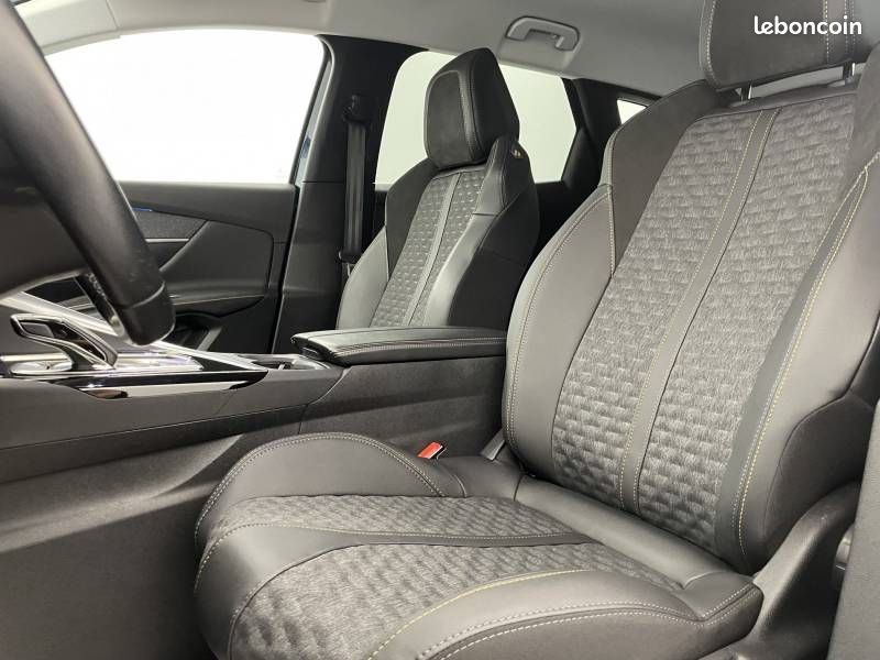 Peugeot 3008 Hybrid 225 e-EAT8 Roadtrip (image 14)
