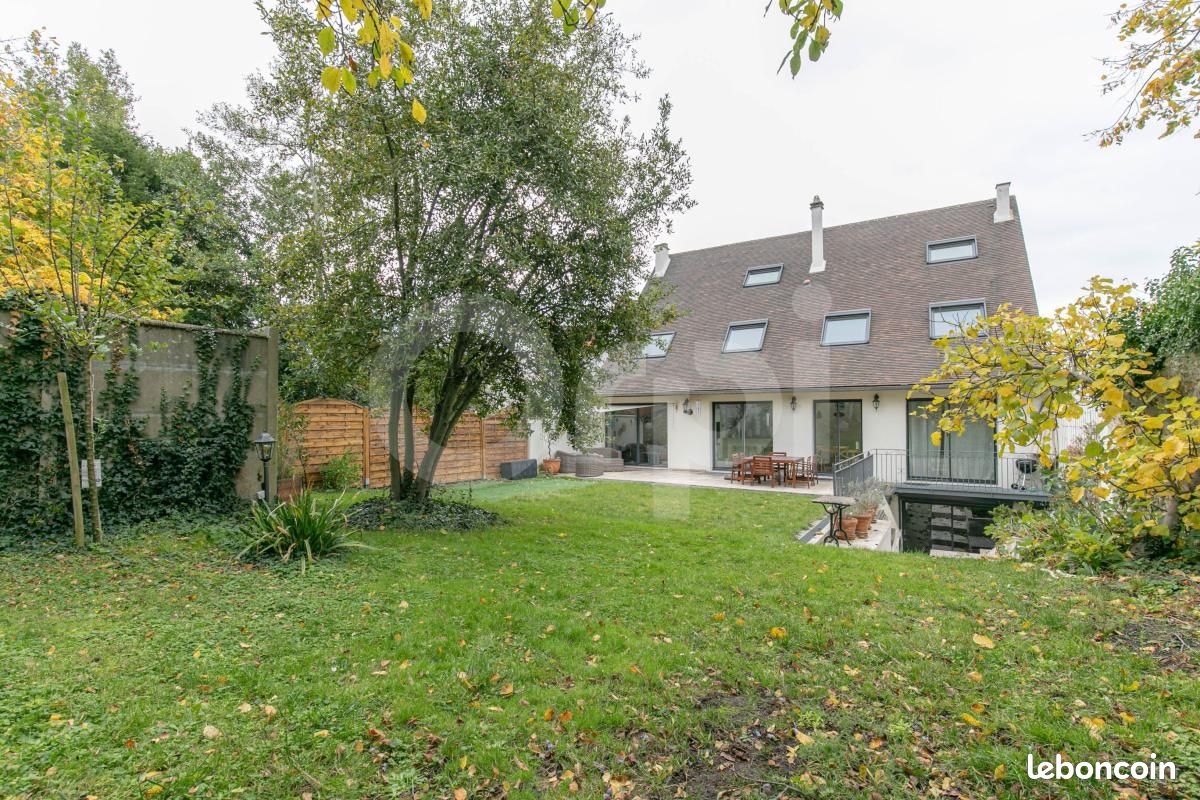Maison 9 pièces 310 m² · à Fontenay-sous-Bois · 310 m² · 1 995 000 €