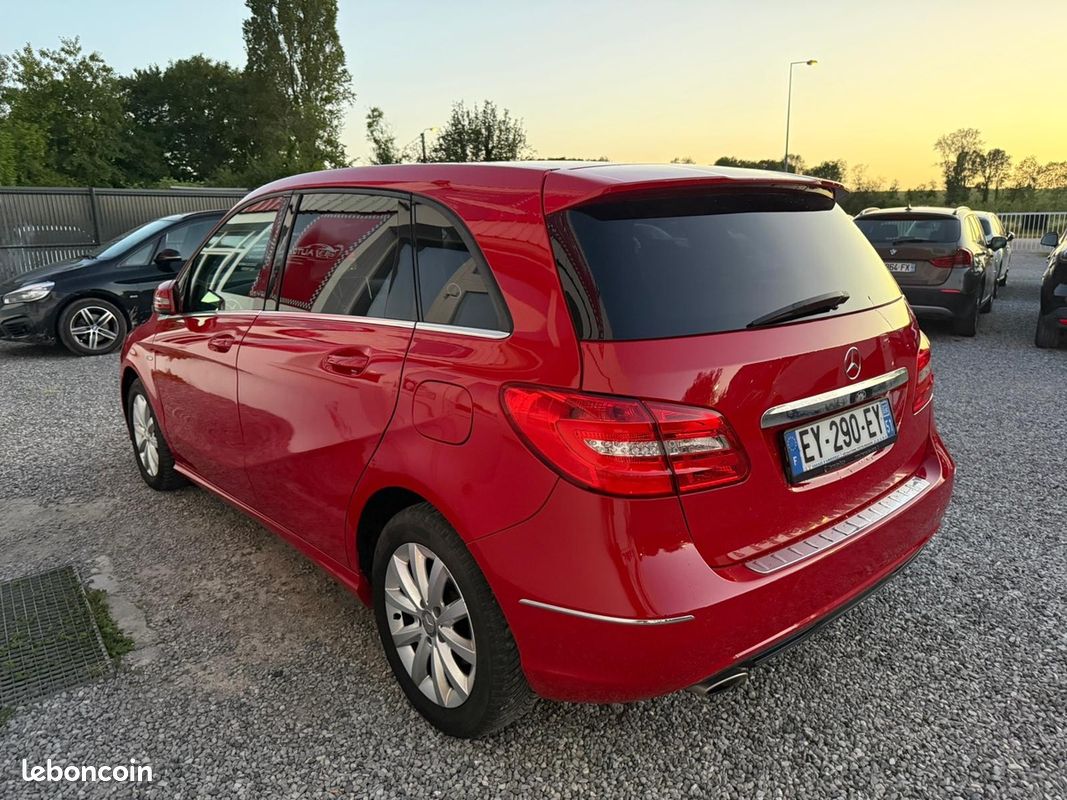 Mercedes-Benz Classe B 180 cdi 110CV 9 (image 6)