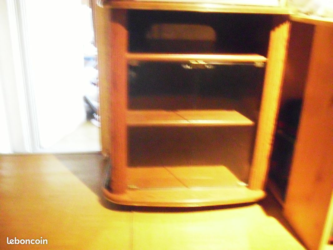 Meuble TV en bois neuf avec ou sans la TV faire offre (image 3)