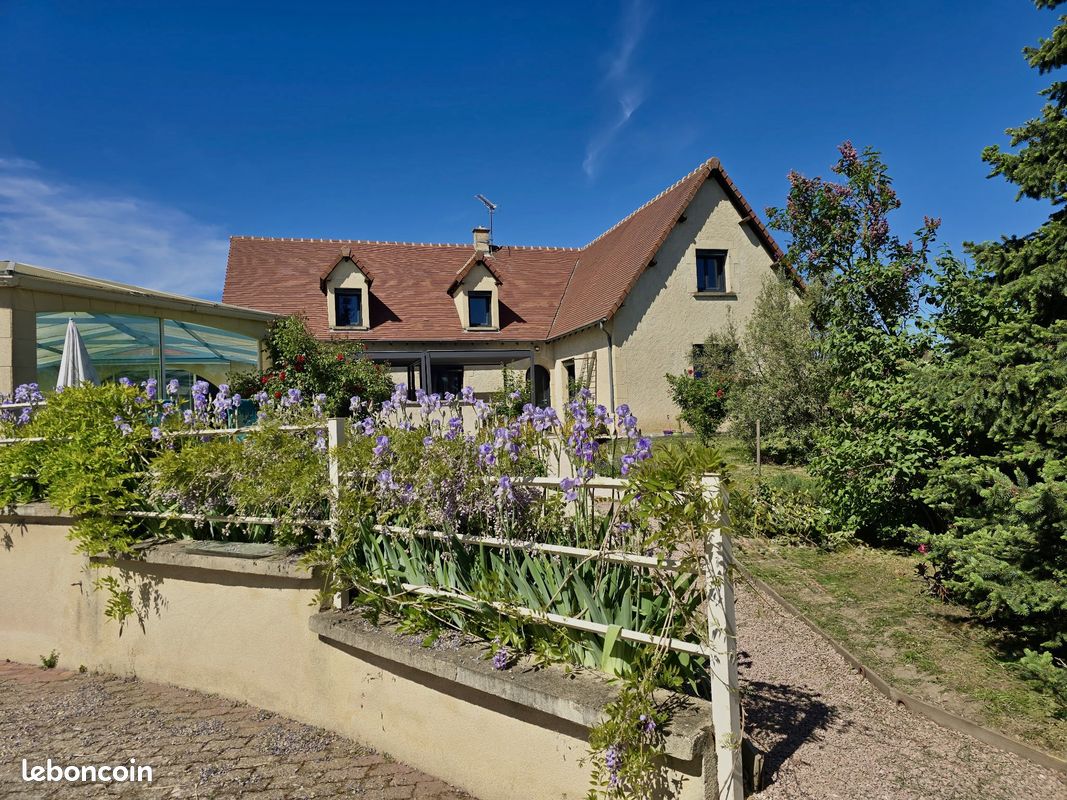 Maison 9 pièces 230 m² · à Yzeure · 230 m² · 375 000 €