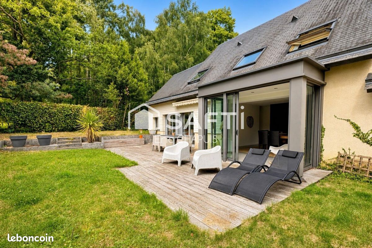 Maison 8 pièces 230 m² · à Saint-Grégoire · 230 m² · 879 900 €