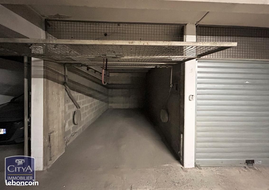 Parking Avignon · 28 000 €