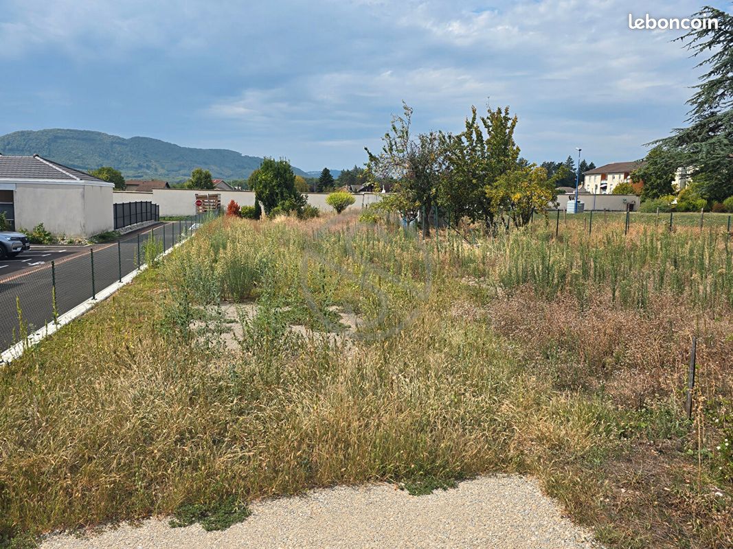 Terrain 1202 m² · à Rives · 1 202 m² · 195 000 €