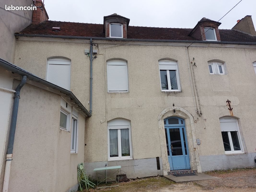 Appartement 6 pièces 200 m² · à La Ferté-Bernard · 200 m² · 333 000 €