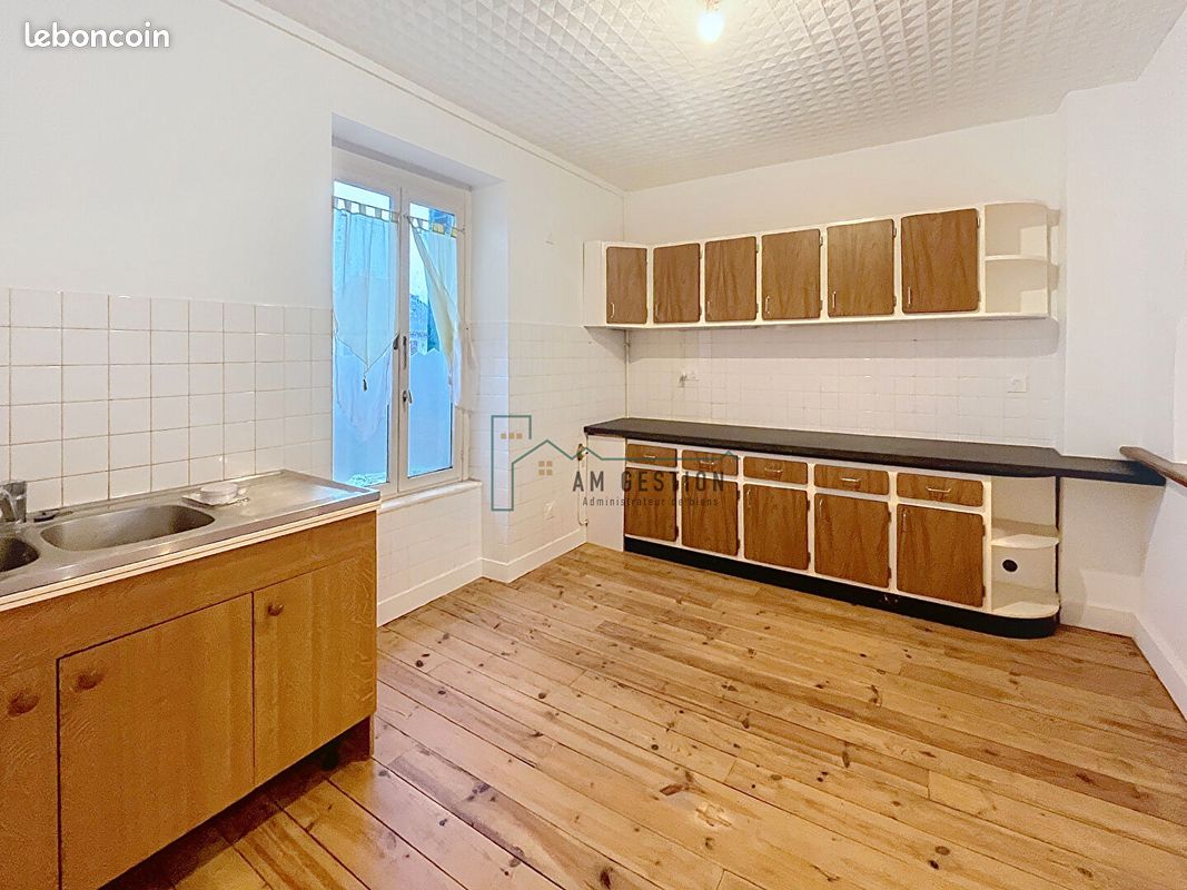 Appartement 3 pièces 93 m² · à Magnac-Bourg · 92,7 m² · 550 €/mois